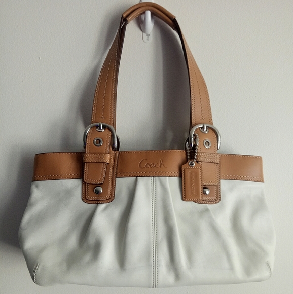 Coach Handbags - Auth Coach ivory tan leather shoulder bag